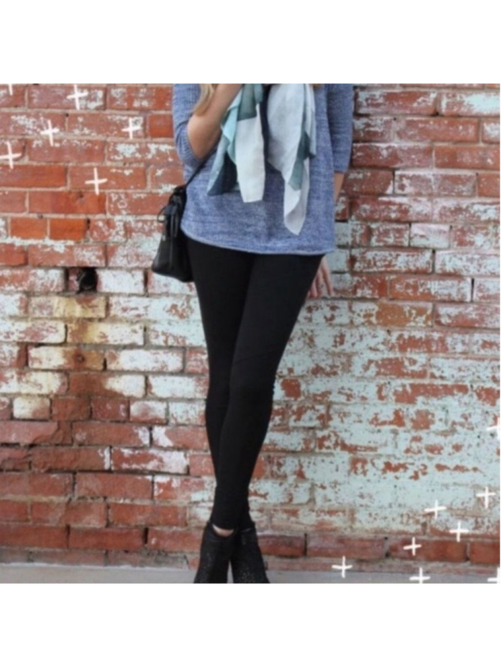 CAbi #543 XL Mid Rise Ponte Knit Seamed Black Ankle Leggings Pull On Skinny Pant - Picture 2 of 11